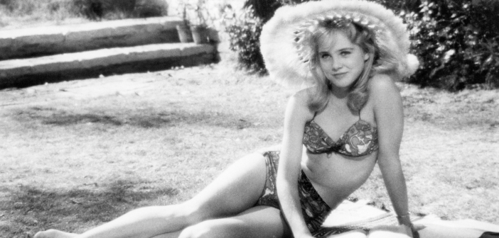 Sue Lyon in Stanly Kubrick's Lolita (1962). - HeadStuff.org