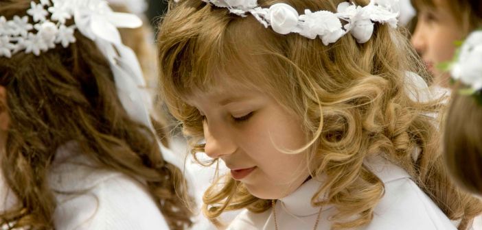 First communion - HeadStuff.org