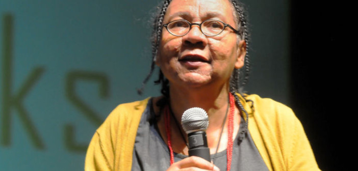 bell hooks - HeadStuff.org
