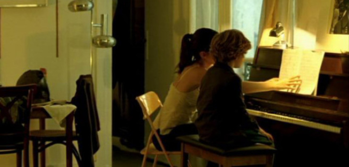 Hou Hsiao Hsien's Flight of the Red Balloon (2007) - HeadStuff.org